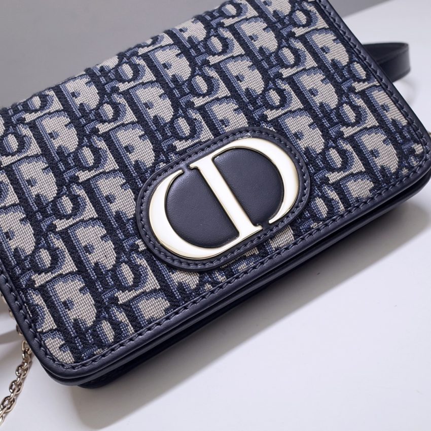 Replica Dior 30 Montaigne Pouch