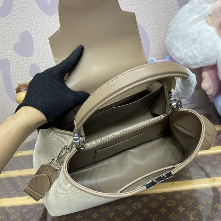 Replica Loius Vuitton Capucines Beige Silk