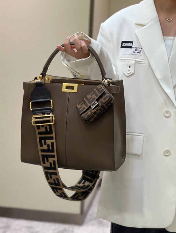 Replica Fendi Peekaboo Large Brown